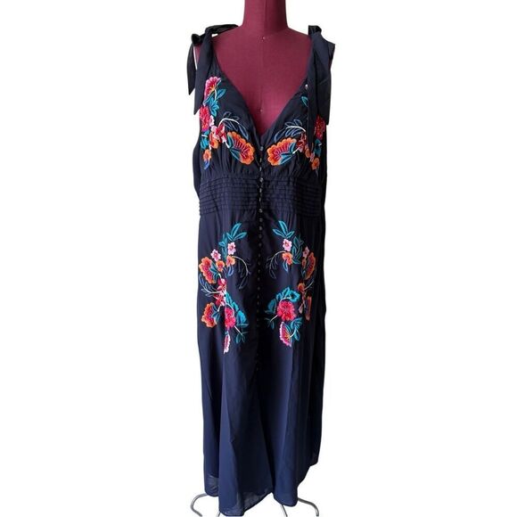 NEW Hope & Ivy tie shoulder embroidered midi dress size 24 navy Blue Floral Slee - Picture 3 of 10